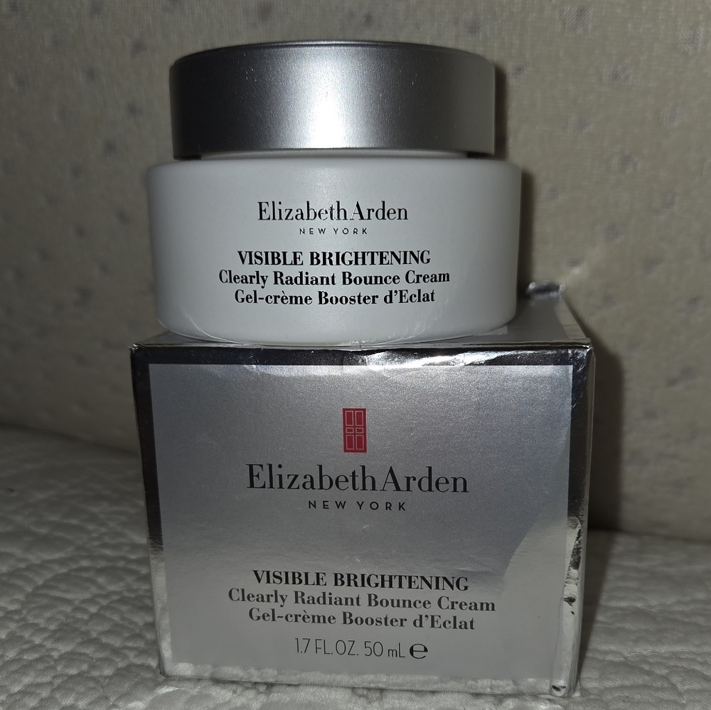 Elizabeth Arden Visible Brightening Cream - Silver and White